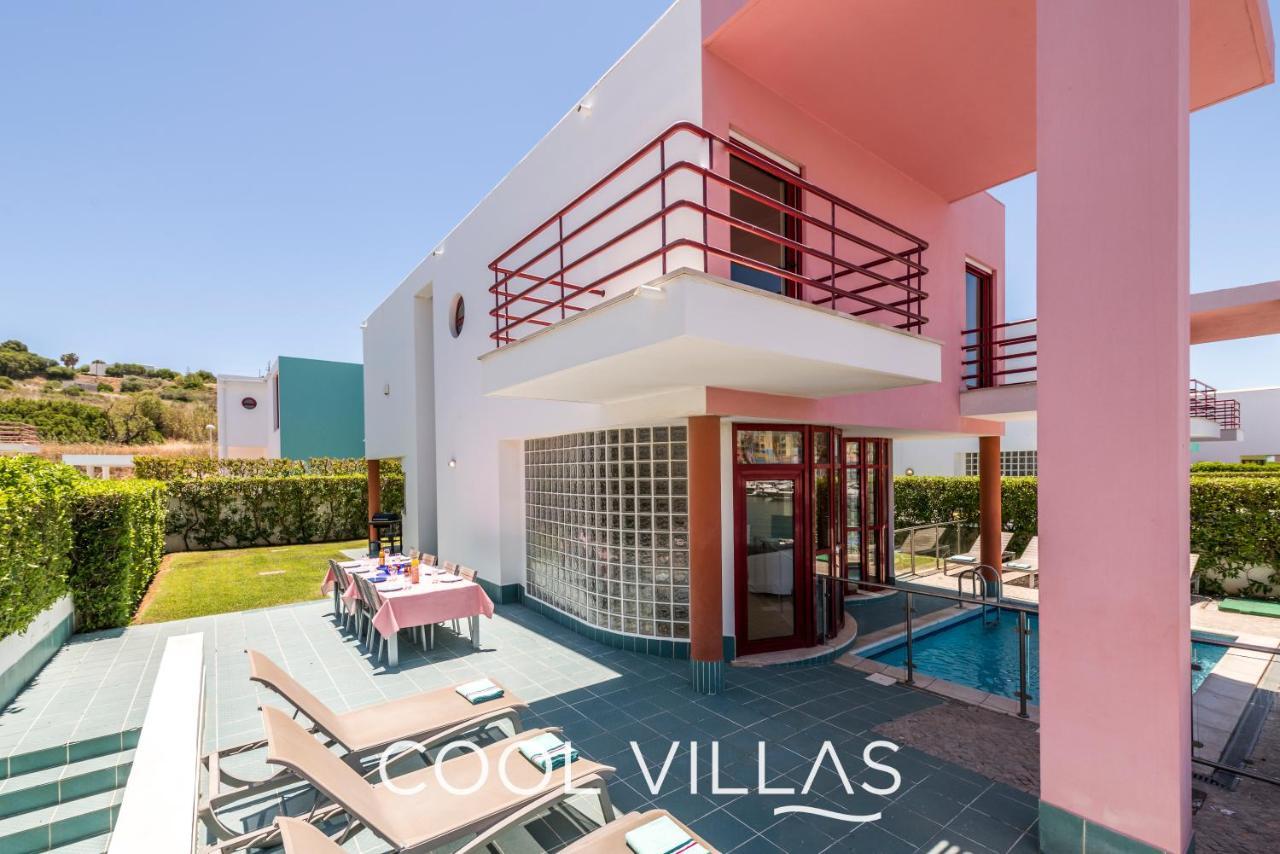 Acquamarina - 5 Bedroom, Water Front Vakantiehuis *